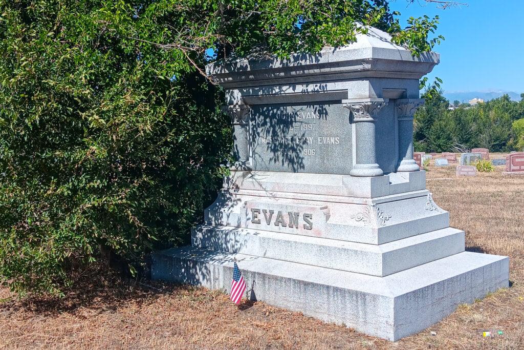 JOHN-EVANS-GRAVE