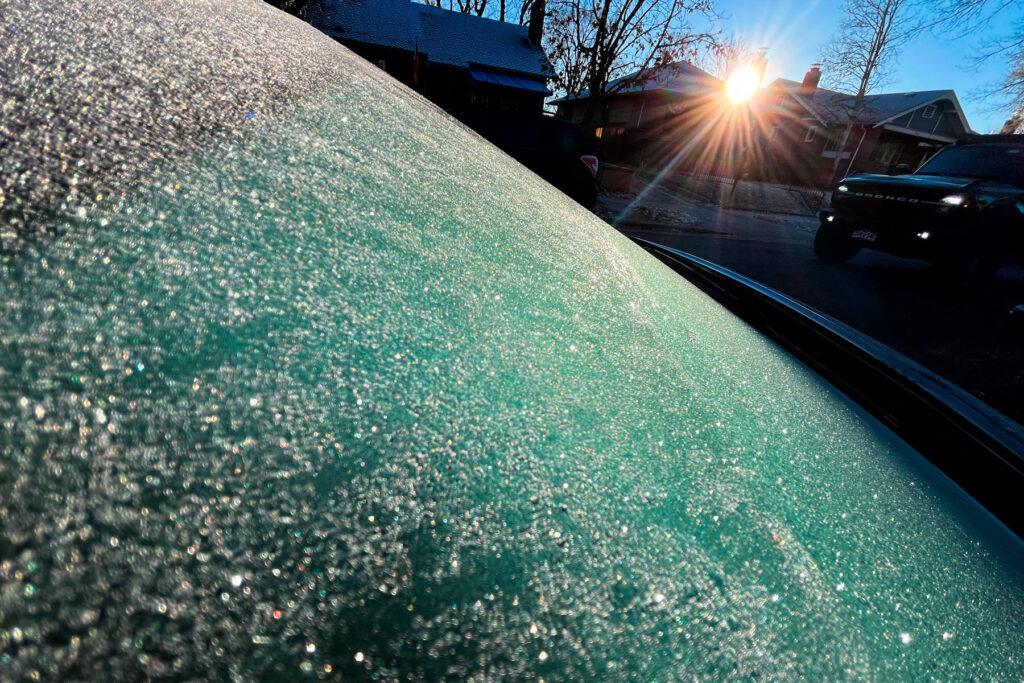 231215-WINTER-FROST-CAR-WINDSHIELD-COWO