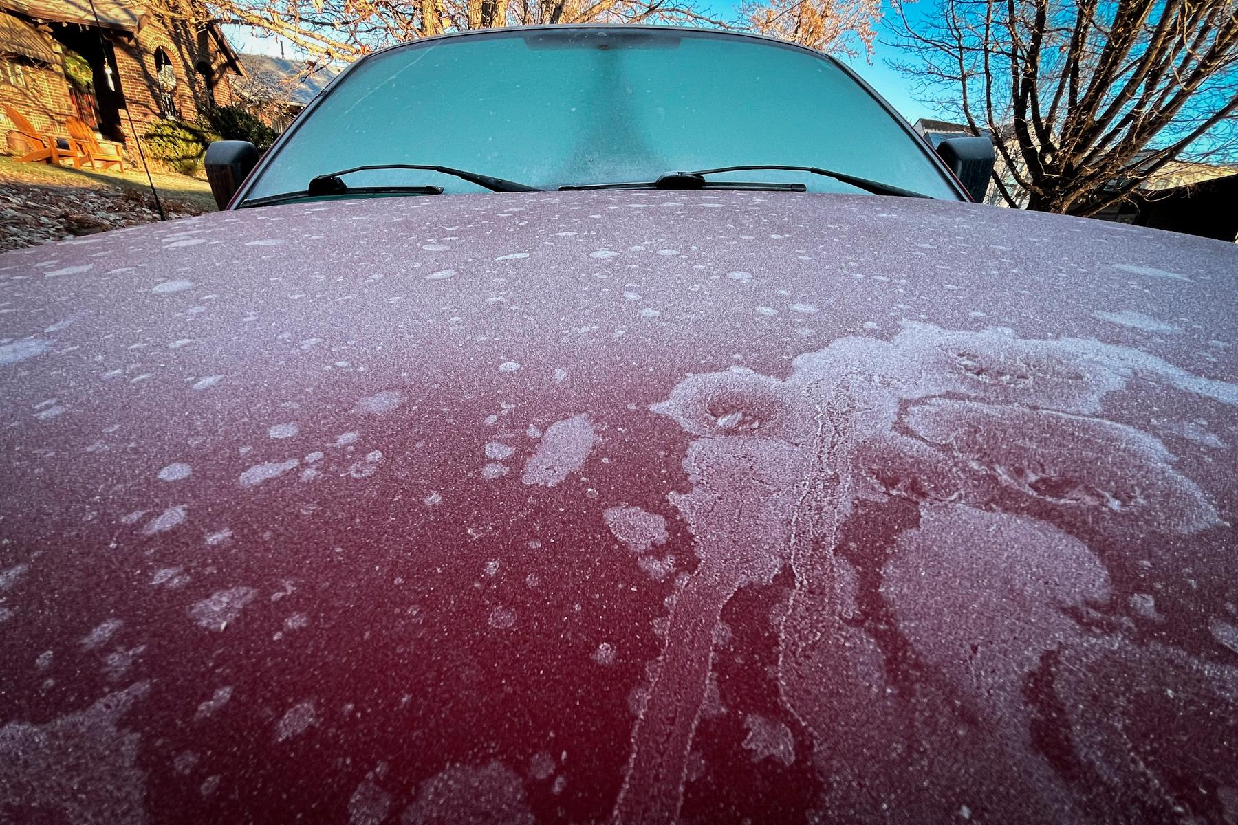 231215-WINTER-FROST-CAR-WINDSHIELD-COWO