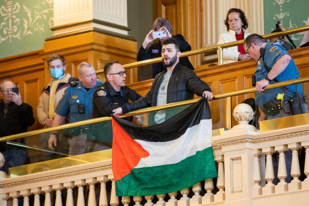 240110-LEGISLATURE-OPENING-DAY-PROTEST-PALESTINIAN-GAZA