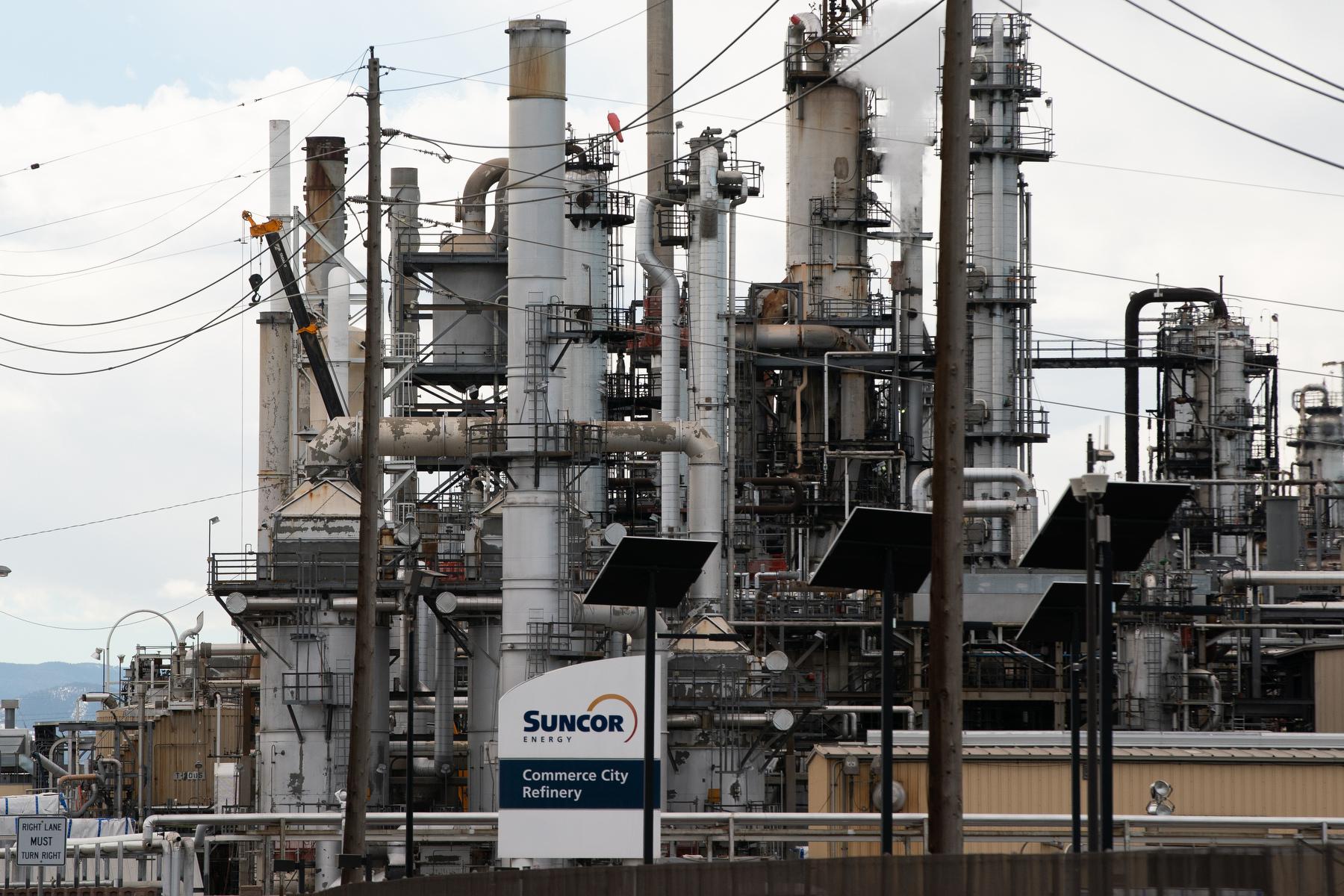 Suncor oil refinery