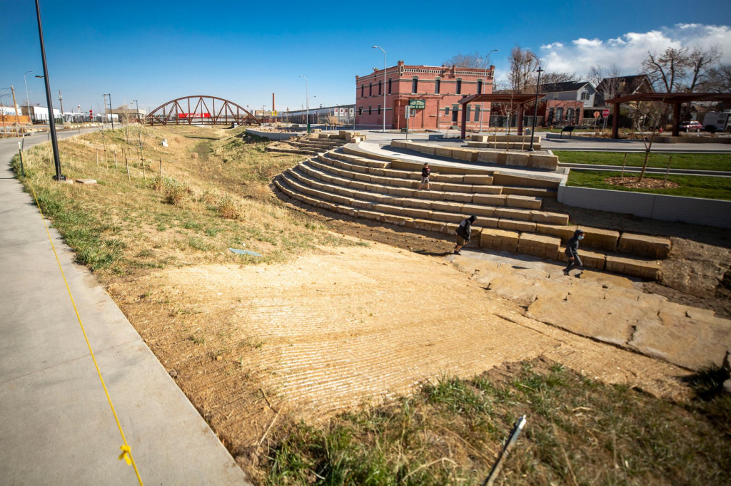 Kids walk along the 39th Avenue Greenway