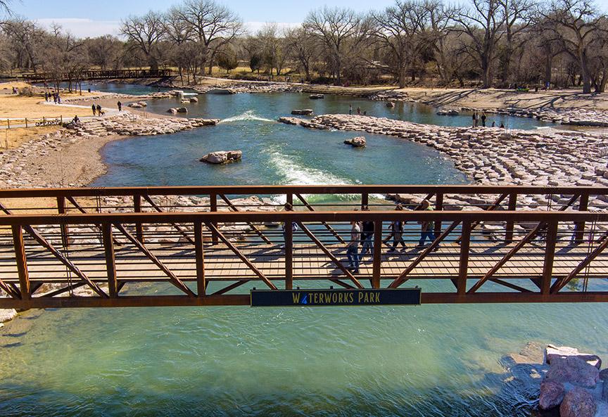 a bridge over the river park