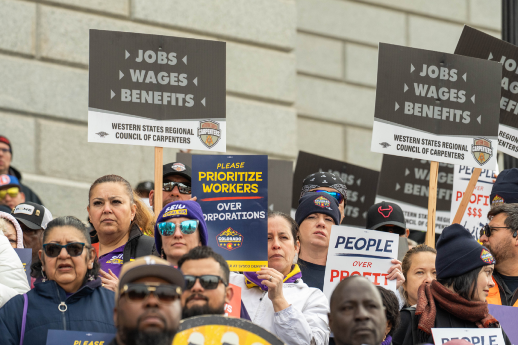 Union supporters rally