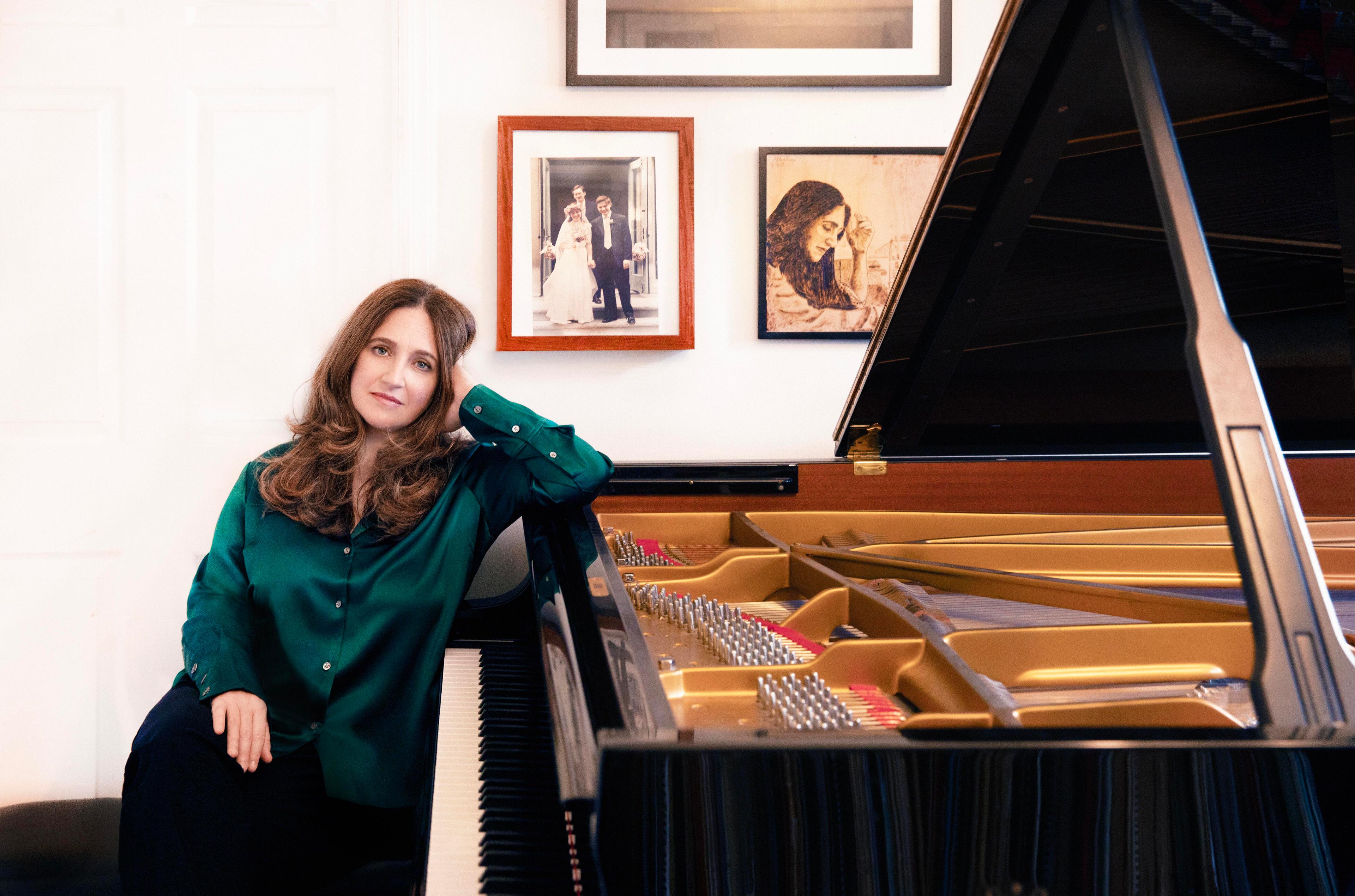 Simone Dinnerstein has performed on some of the world's most prestigious stages as a concert pianist for decades, but for much of the time, she was crippled by anxiety that caused memory lapses.