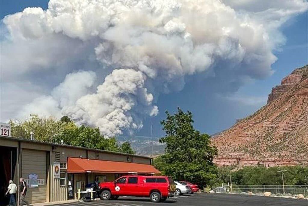 The smoke plume from the Turner Gulch Fire