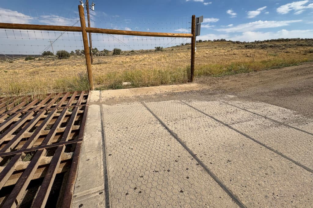 WILDLIFE-CROSSING-WARNING-SIGNS