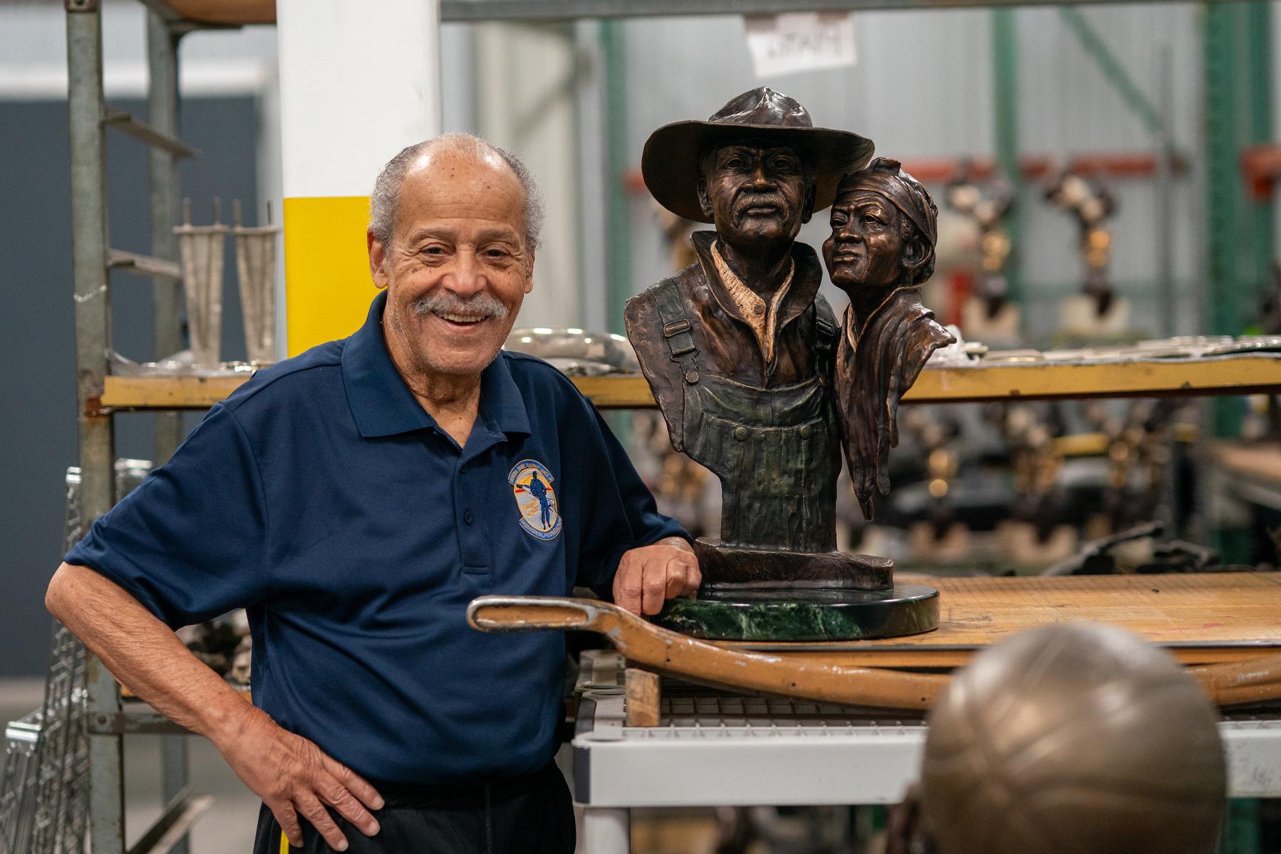 SCULPTOR ED DWIGHT