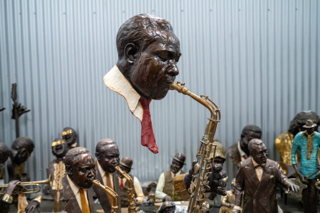 SCULPTOR ED DWIGHT