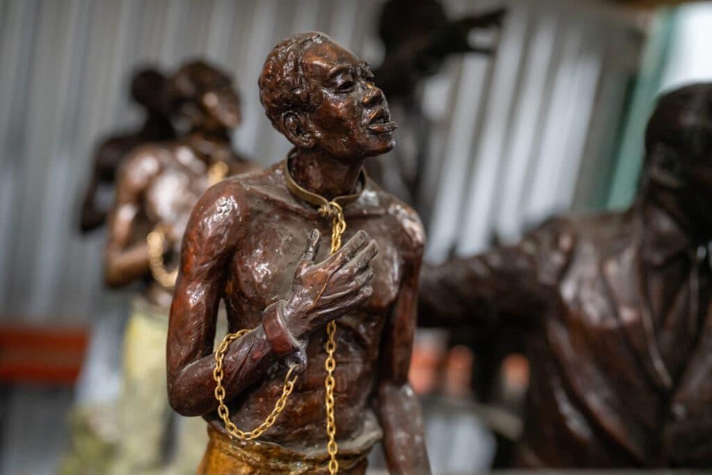 SCULPTOR ED DWIGHT