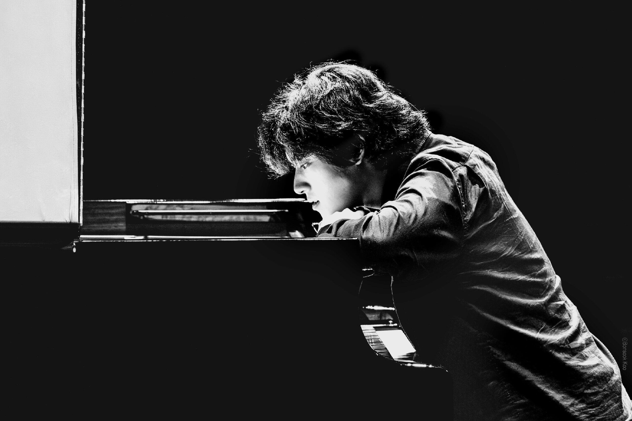 The 21-year-old South Korean pianist Yunchan Lim plays like an old soul. On a new album, he puts his own stamp on lesser-known music by Tchaikovsky.