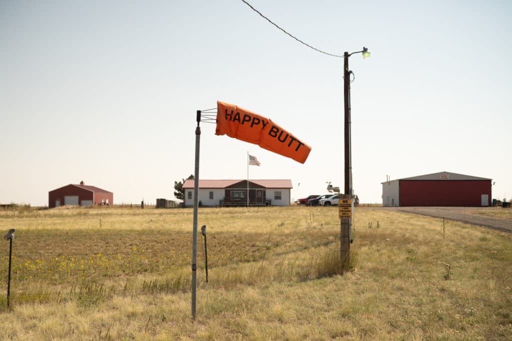 20250904-HAPPY-BUTT-AIRPORT-COWO