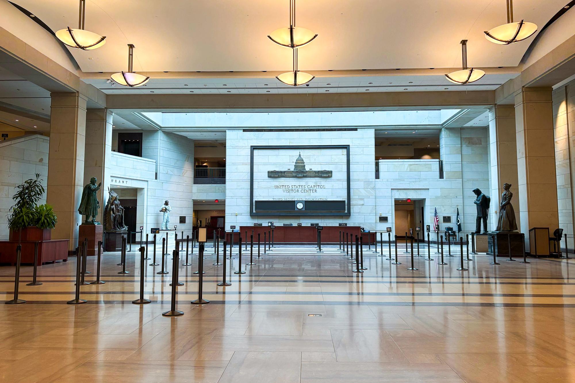 20251030-congress-shutdown-empty-capitol