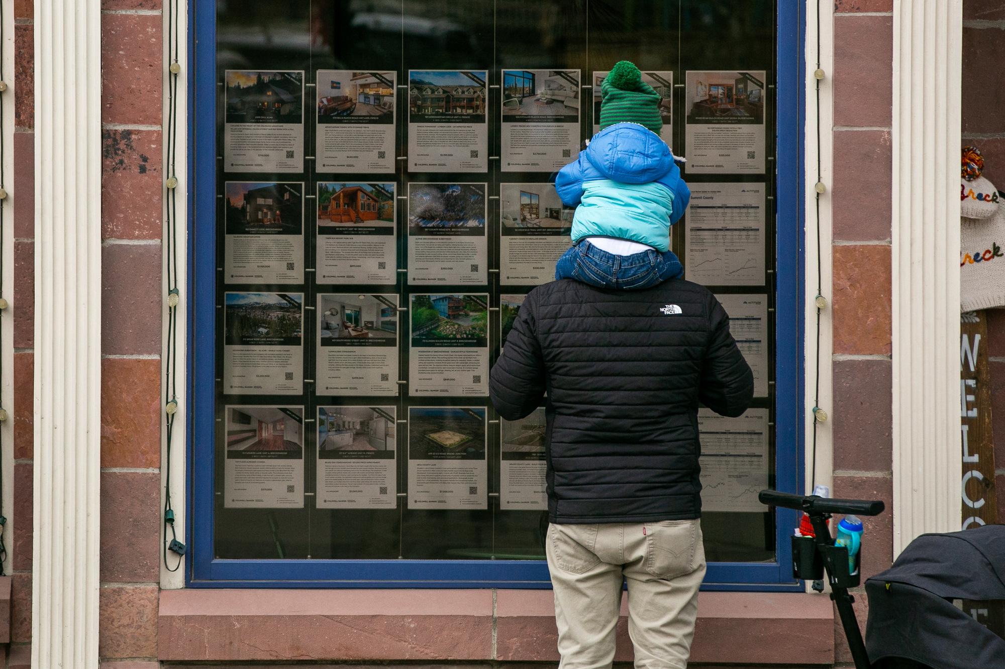 BRECKENRIDGE-SHOPPING-BLACK-FRIDAY-20251128